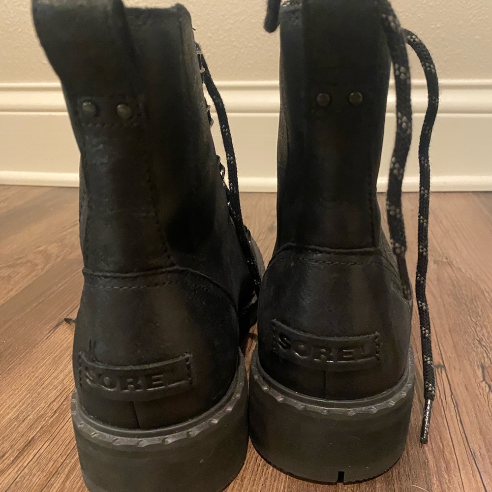 SOREL lace up boot - Picture 3 of 5